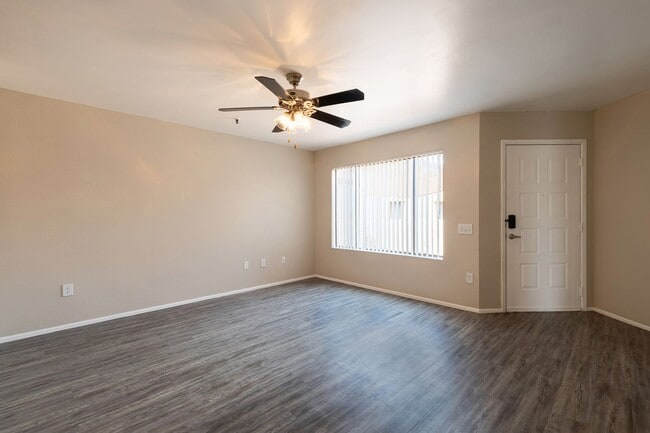 Interior Photo - Lion Tempe Apartments
