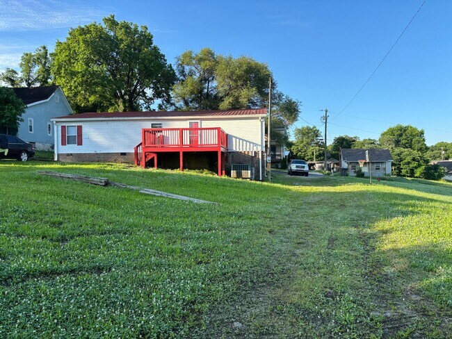 Building Photo - 421 Hannaway St