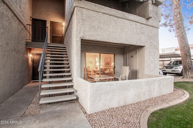 Foto del edificio - 4444 N Paradise Vlg Pkwy S