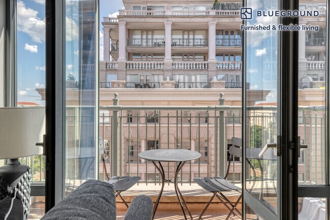 Foto del edificio - 400 8th St NW