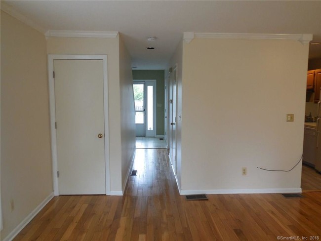 Building Photo - 675 Newfield St