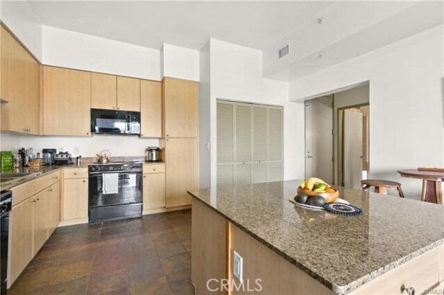 Building Photo - 388 E Ocean Blvd