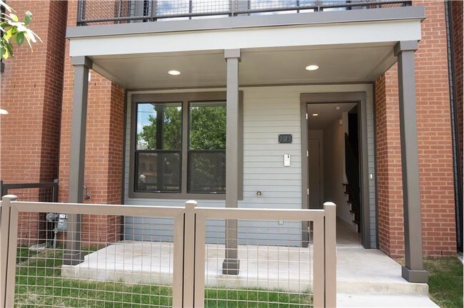 Foto del edificio - 810 E Myrtle St