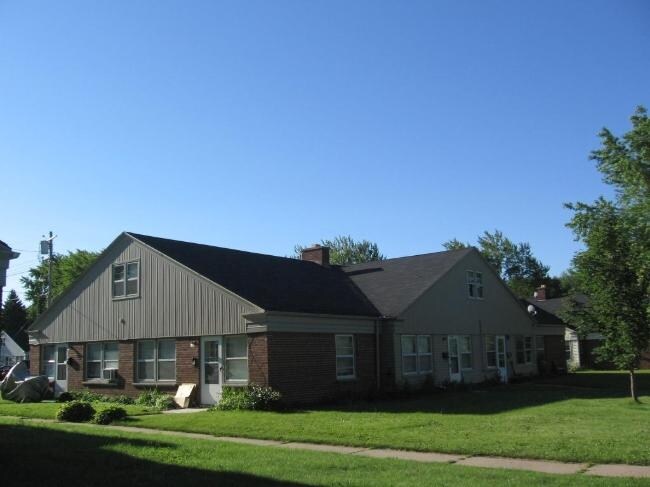 Foto principal - 8711 W Capitol Dr