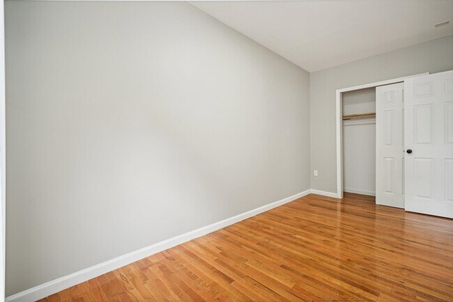 Foto del edificio - 125 Kearney Ave