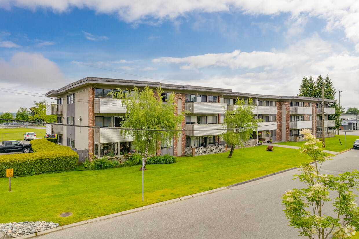 Photo du bâtiment - Benberg Apartments