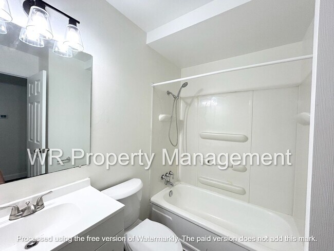 Foto del edificio - 3 Bed 2 Bath Ranch in Lambertville for Rent
