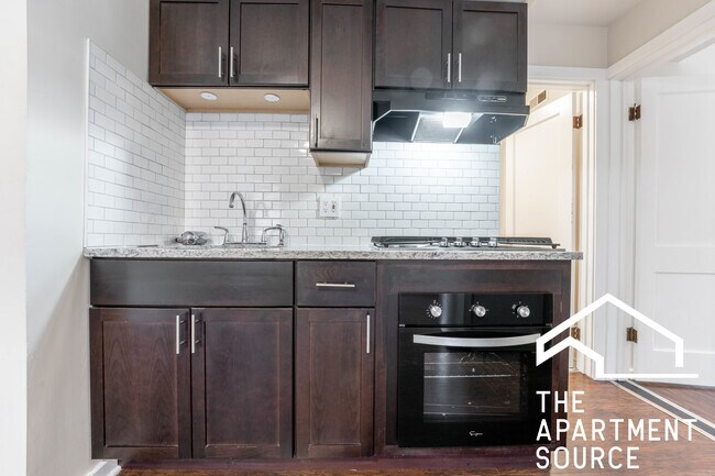 Foto del edificio - 1501 W Fullerton Ave