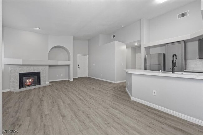 Building Photo - 900 Heavenly Hills Ct