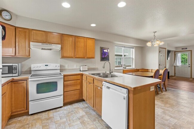 Building Photo - 4938A Potter Park Loop