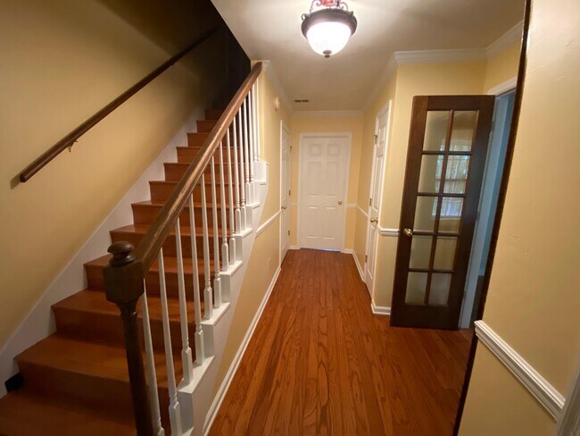 Foto del edificio - 3466 Hyde Park Way