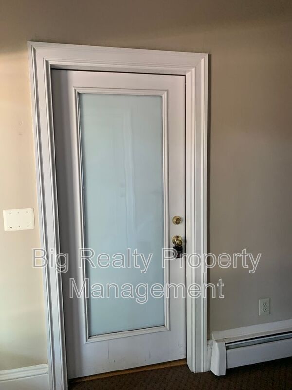 Foto del edificio - 477 E Main St