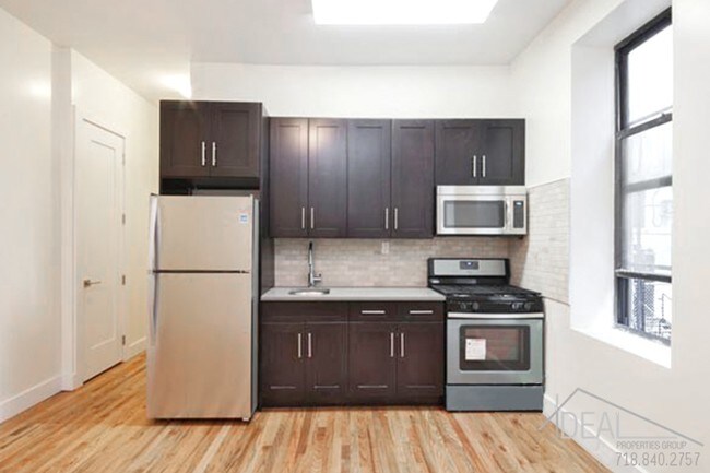 Building Photo - 85 Eastern Parkway #6C1R