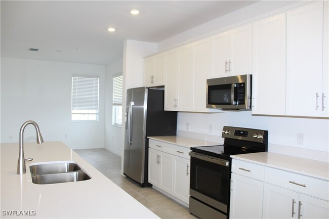 Building Photo - 5686 Melbourne Ct