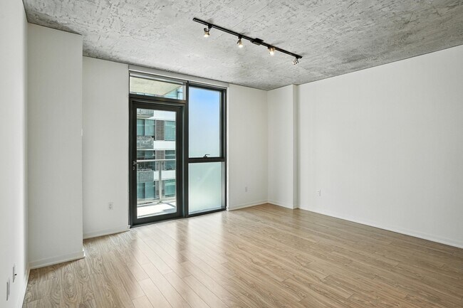 Photo - 1343 S Wabash Ave (Chicago, IL) Apartment