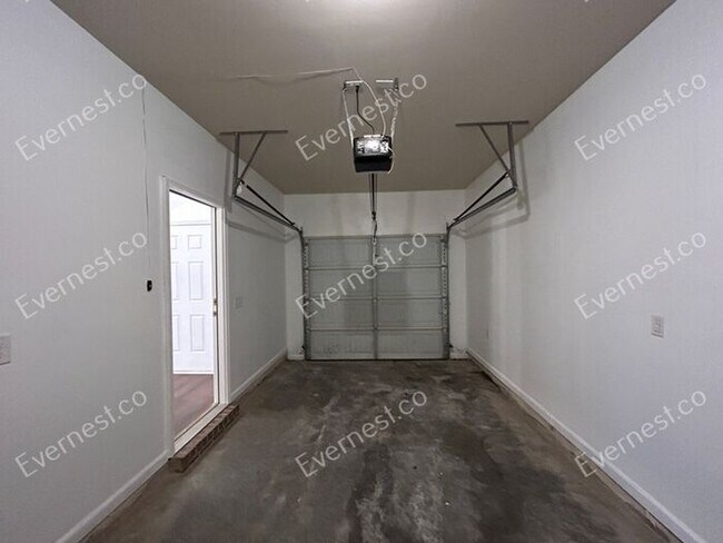 Foto del edificio - 5876 Grande River Rd