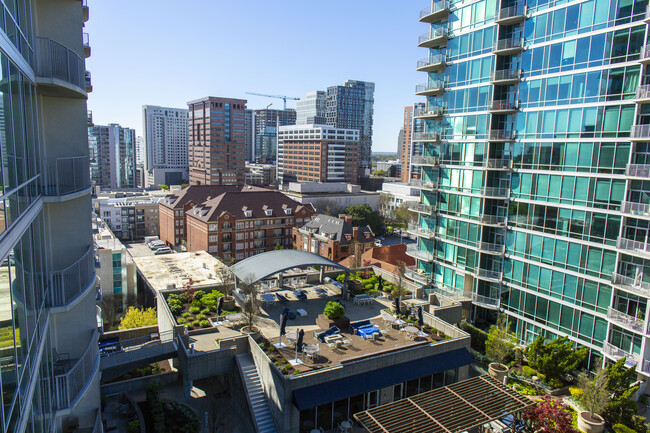 Balcony View - 923 Peachtree St NE