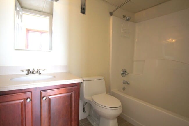 Building Photo - 2 Bedroom Condo in the heart of Downtown A...