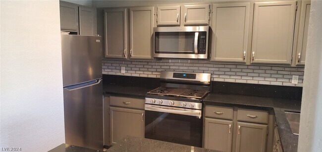 Building Photo - 5066 S Rainbow Blvd