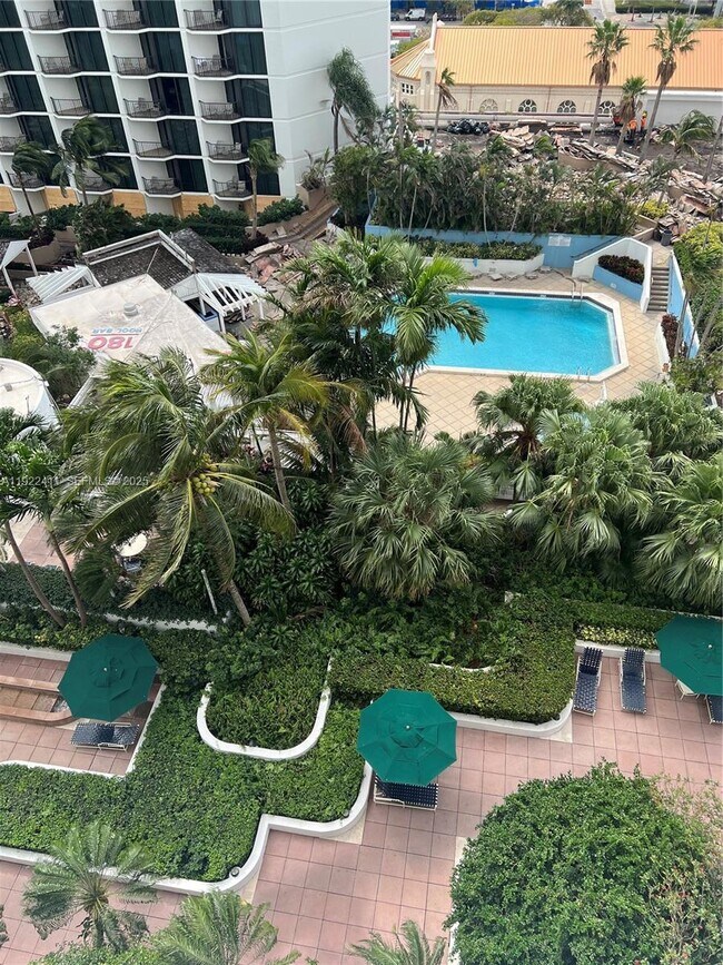 Building Photo - 1717 N Bayshore Dr