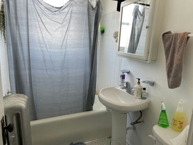 Foto del edificio - 4826 W Addison St