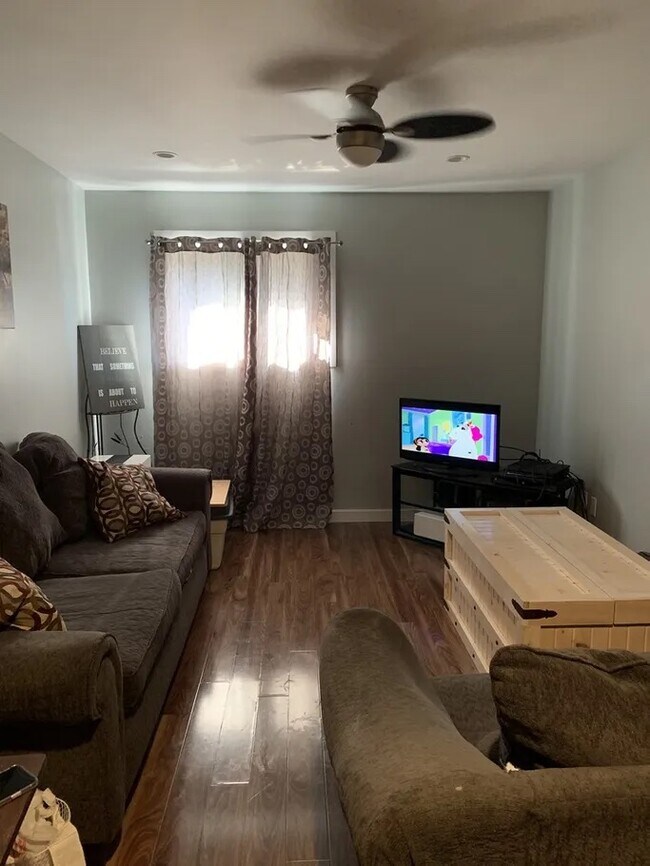 720 E Main St Unit 2, Welland, ON L3B 3Y4 Apartment for Rent in