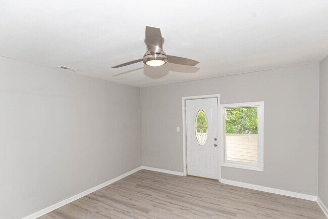 Building Photo - 1105 Jefferson Ave