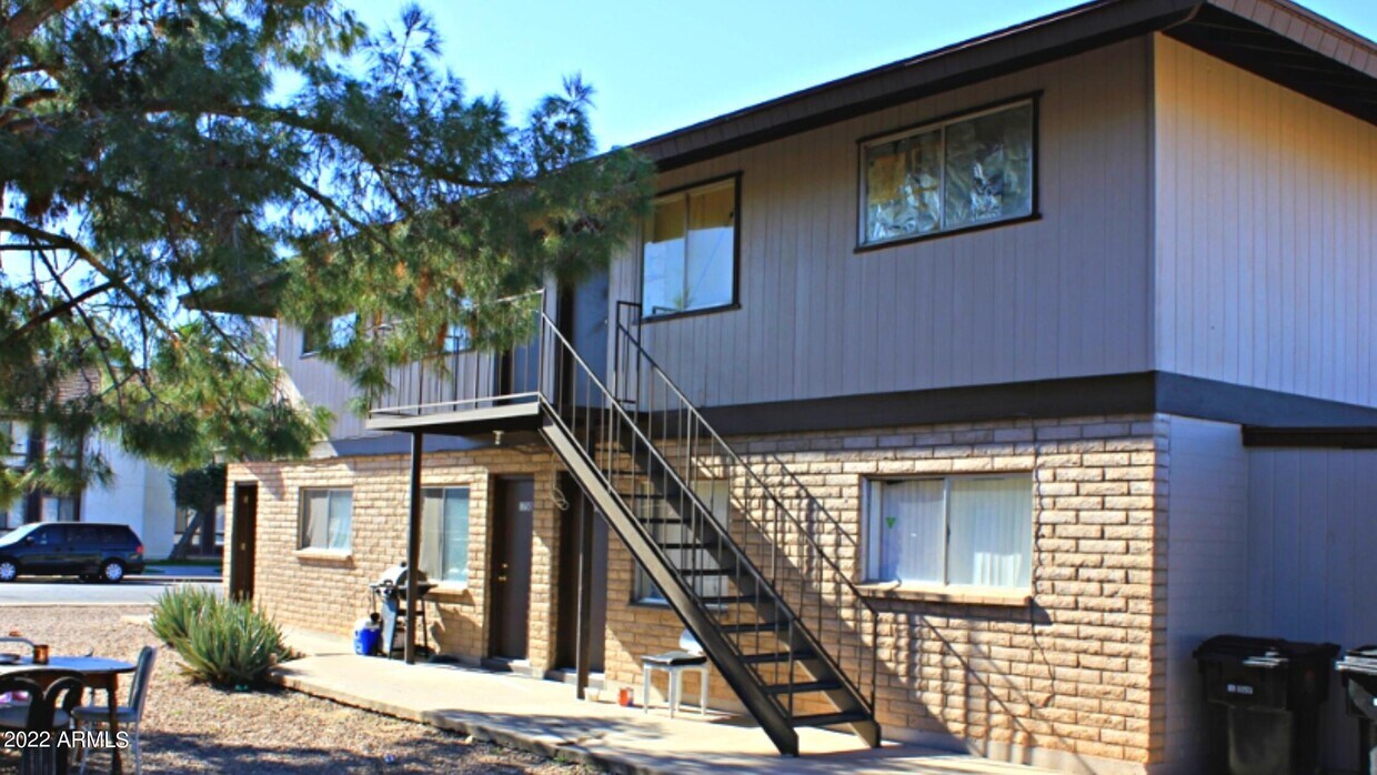 Primary Photo - 1738 E 6th Ave