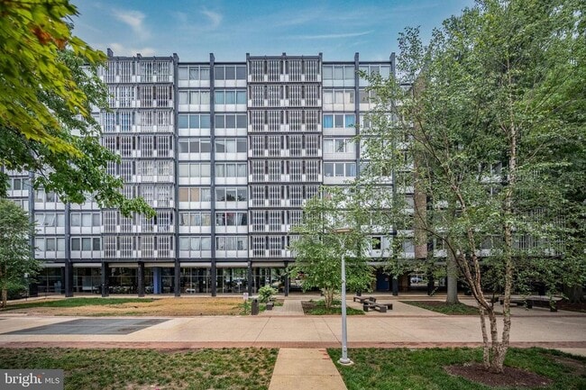 Building Photo - 1301 Delaware Ave SW