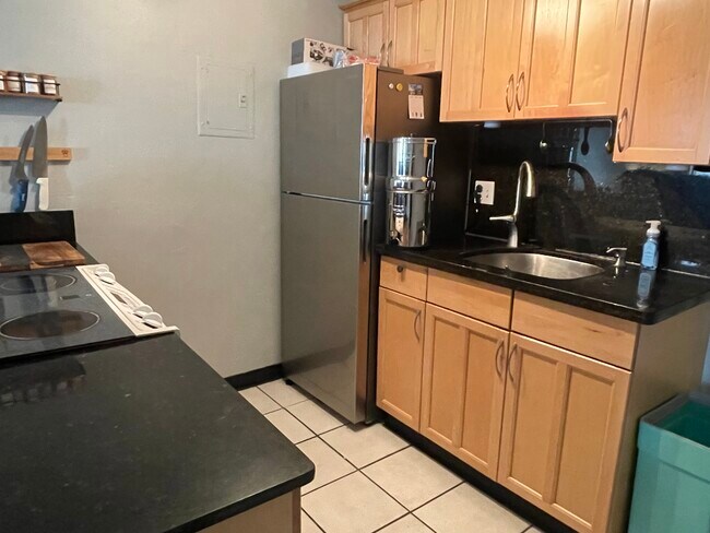Foto del edificio - 801 NE 18th Ct