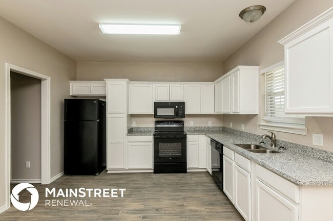 Building Photo - 208 Ridgeway Blvd