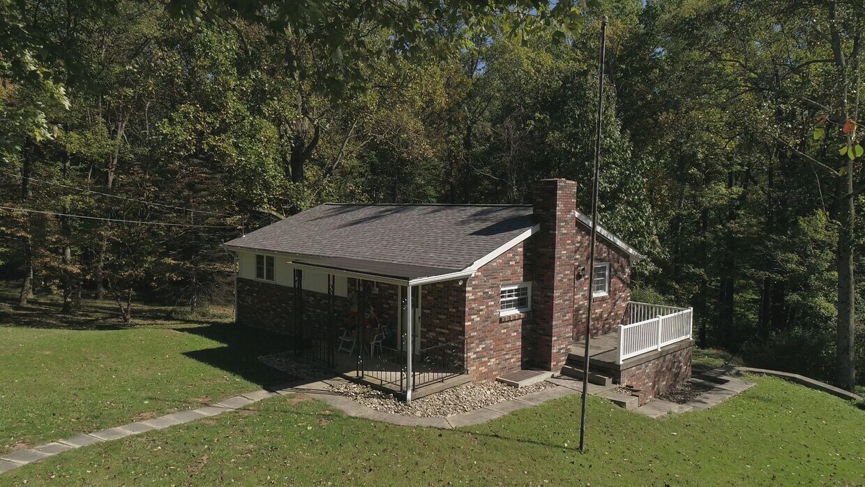 Foto principal - 2 Bedroom Home For Rent in Greensburg