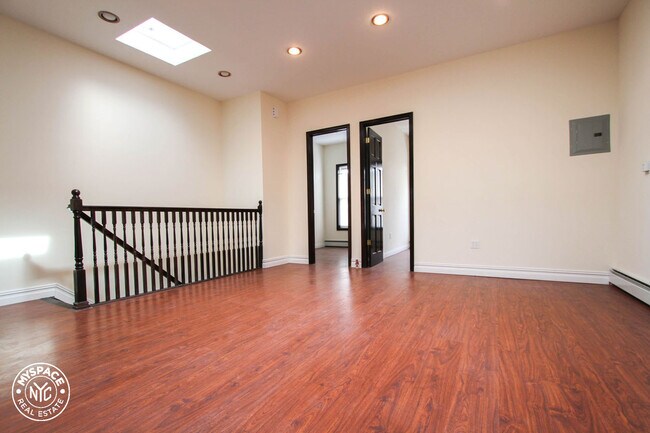Foto del edificio - 539 Chauncey St