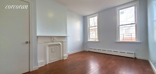 Building Photo - 261 Cornelia St