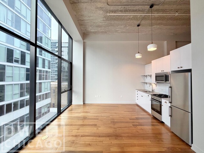 Foto del edificio - 700 N La Salle Dr