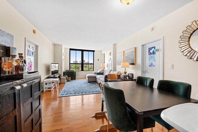 Foto del edificio - 1025 Maxwell Ln