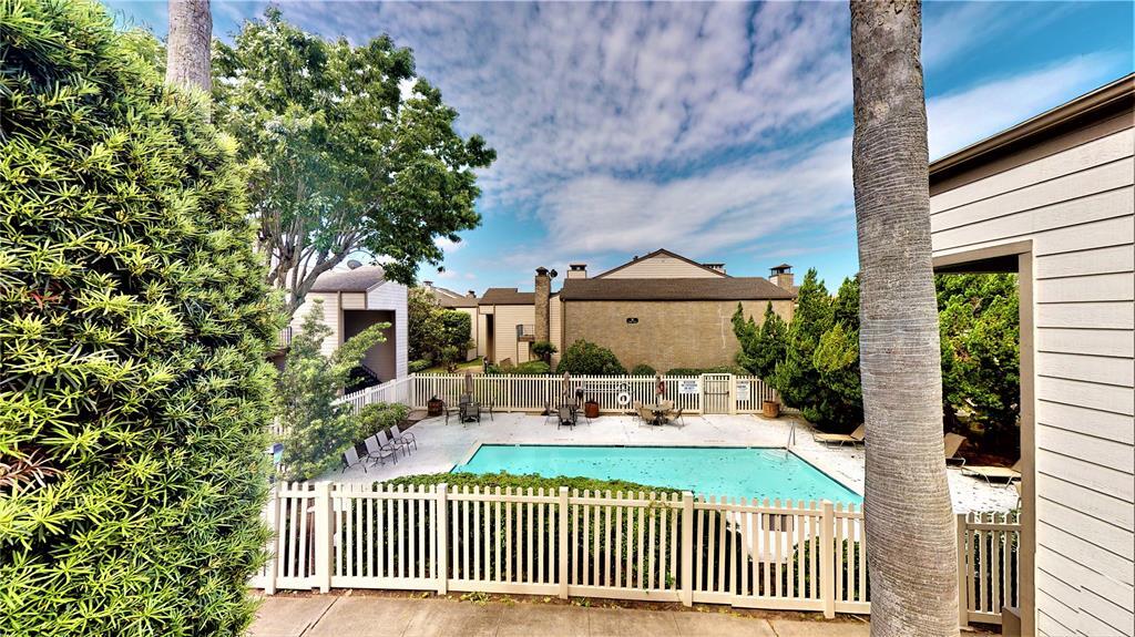 7037 N Holiday Dr, Galveston, TX 77550 Condo for Rent in Galveston