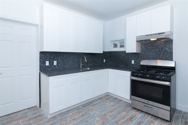 Building Photo - 225 Monticello Ave