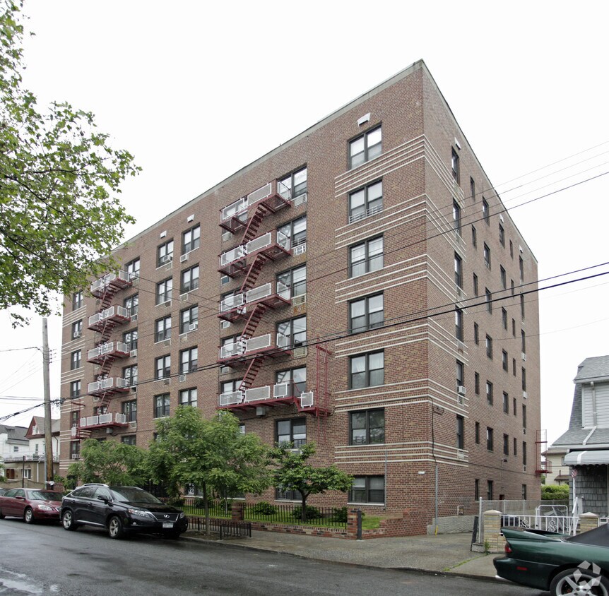 Primary Photo - 55 Bay 34th St