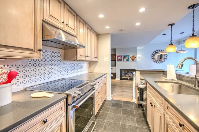 Foto del edificio - 1530 Key Blvd