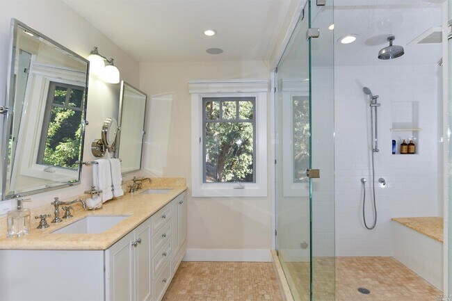 Foto del edificio - 1450 Diamond Mountain Rd