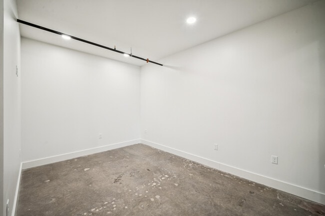 Building Photo - The Beacon Building