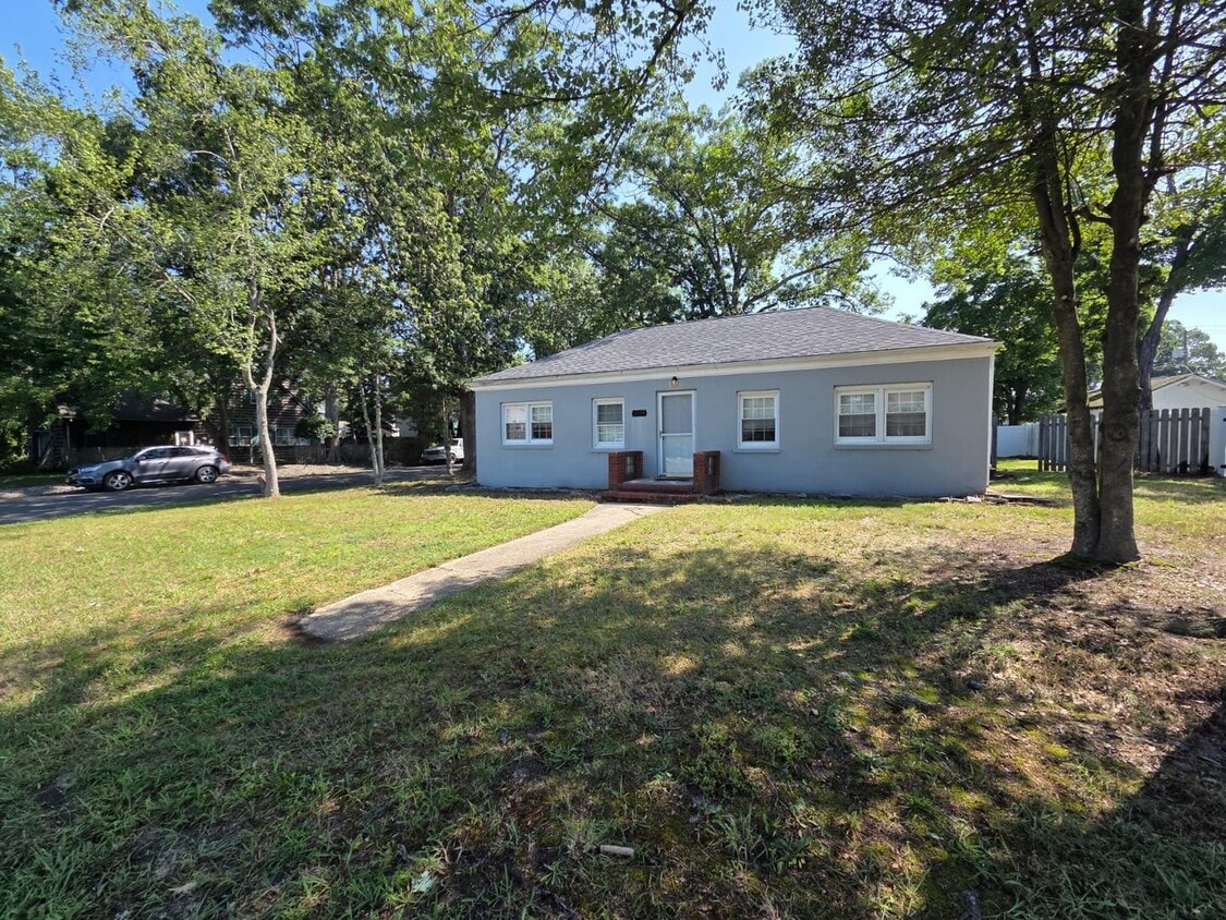 Primary Photo - 3899 Smith Dr