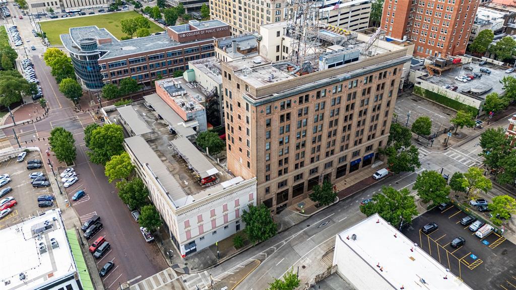 Foto principal - 915 Franklin St