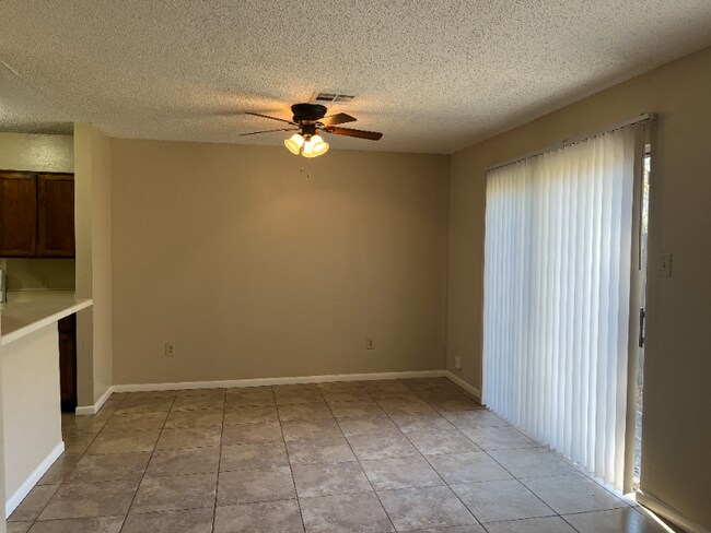 Building Photo - 3 Blue Fox Ct