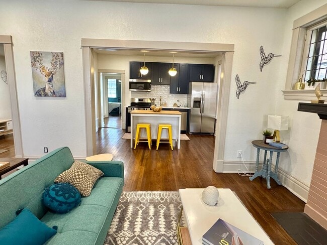 Building Photo - 4172 Russell Blvd