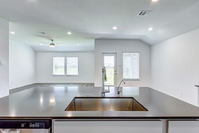 Foto del edificio - 4953 Almond Ter Dr