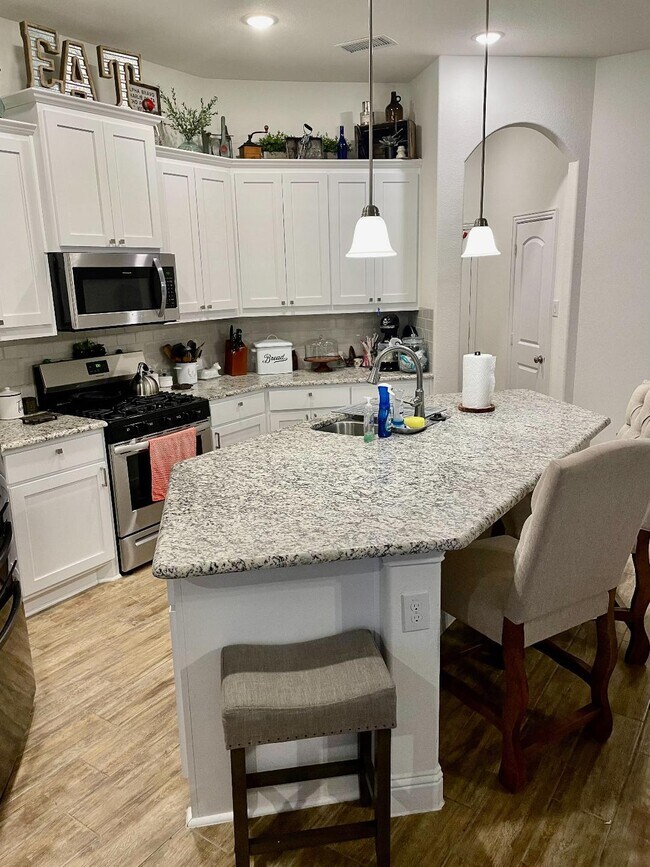 Building Photo - 2826 Pronghorn Dr