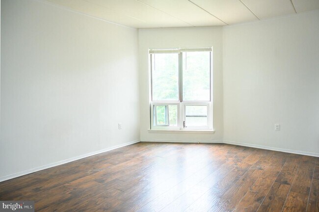 Foto del edificio - 608 Easton Rd