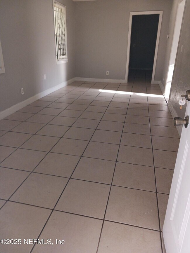 Foto del edificio - 1505 W 27th St